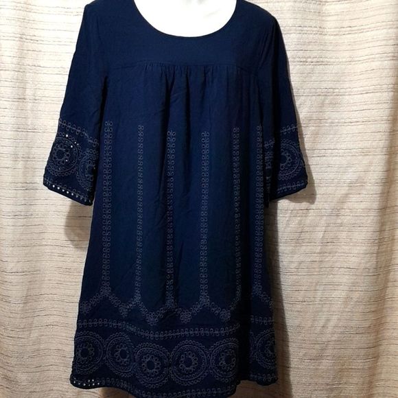 crown & ivy Dresses & Skirts - Crown & ivy dress size 6 blue navy color